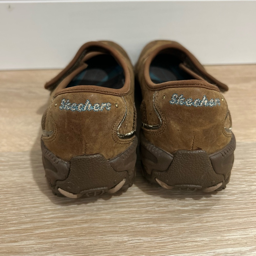 Sketchers Brown Suede Mary Jane Slip On Shoes Women’s Size 7.5 Adjustable Strap - Picture 4 of 11